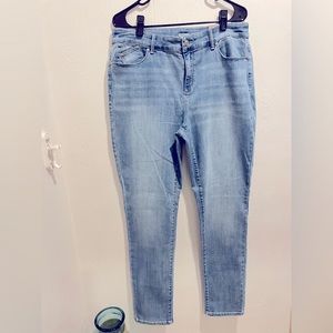 Chicos NWT Medium Wash Pull On Jeggings (Moving - Needto sell ASAP)